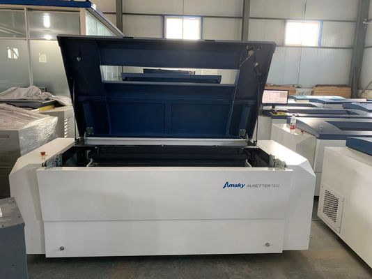 ± 5 μm प्लेट दोहराव स्थिरता थर्मल कंप्यूटर-टू-प्लेट मशीन स्थिर इनडोर भंडारण के लिए निरंतर तापमान 20 C पर