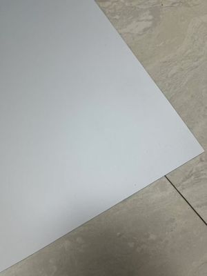 वाणिज्यिक मुद्रण प्रक्रिया रहित सीटीपी प्लेट 18 महीने की वैधता अवधि अधिकतम कुंडल चौड़ाई 1350 मिमी 22-25 सेकंड उत्पादन समय